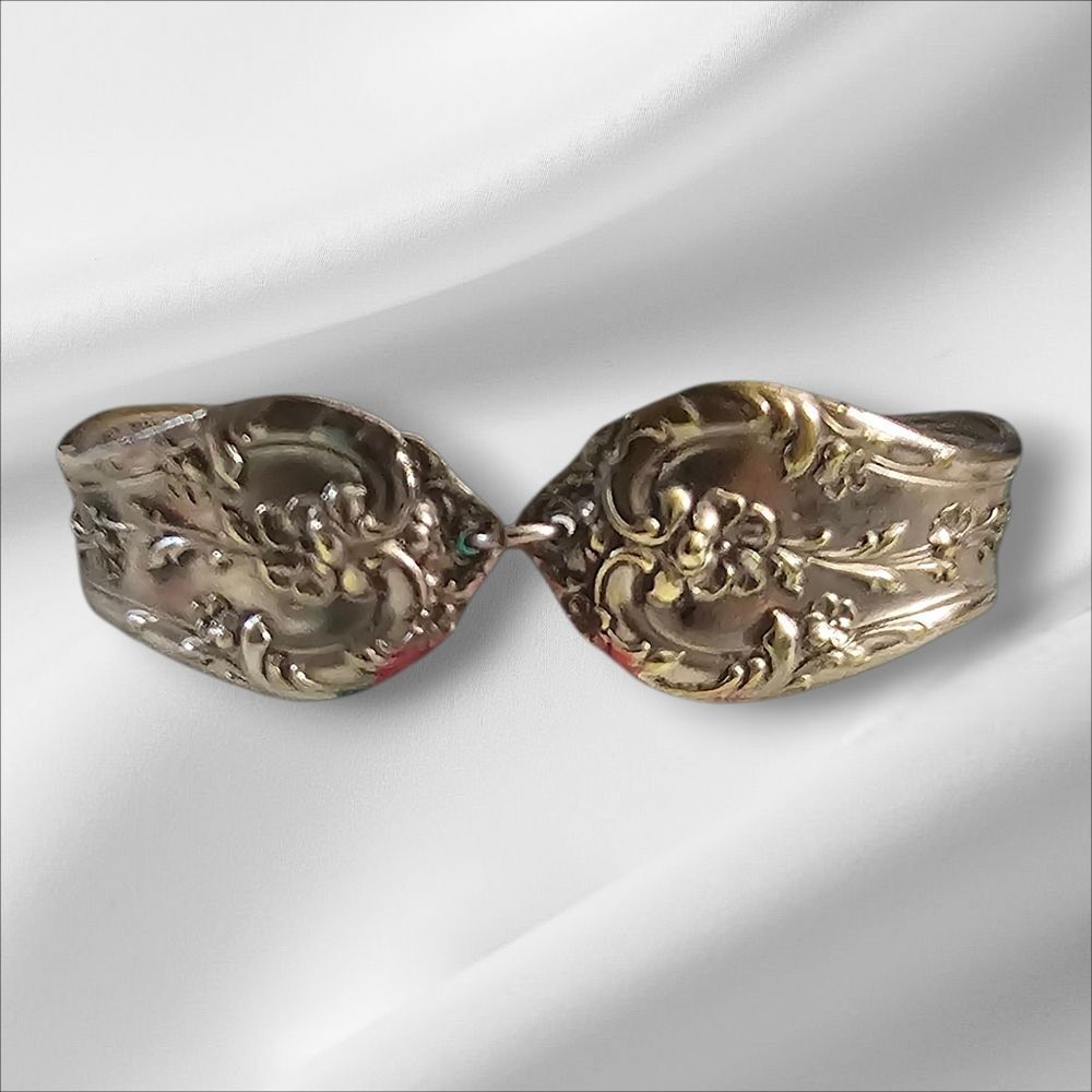 Elegant Silver Floral Bracelet